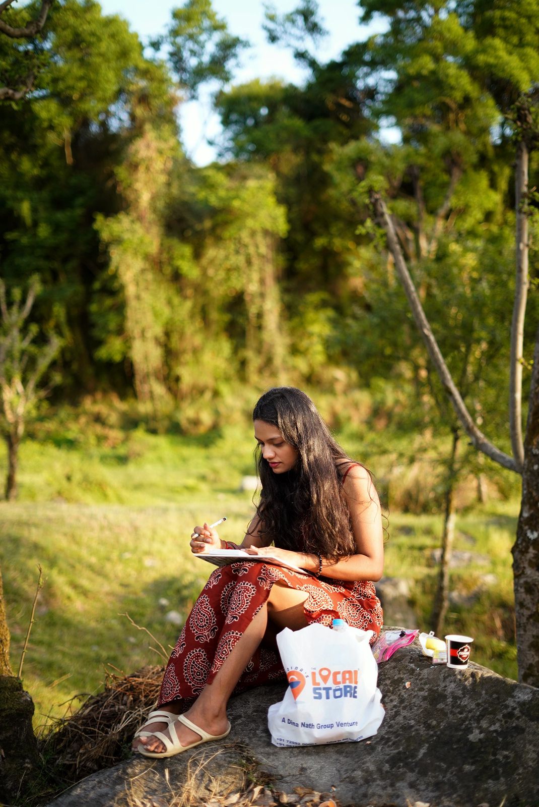 Art retreat moment outdoors